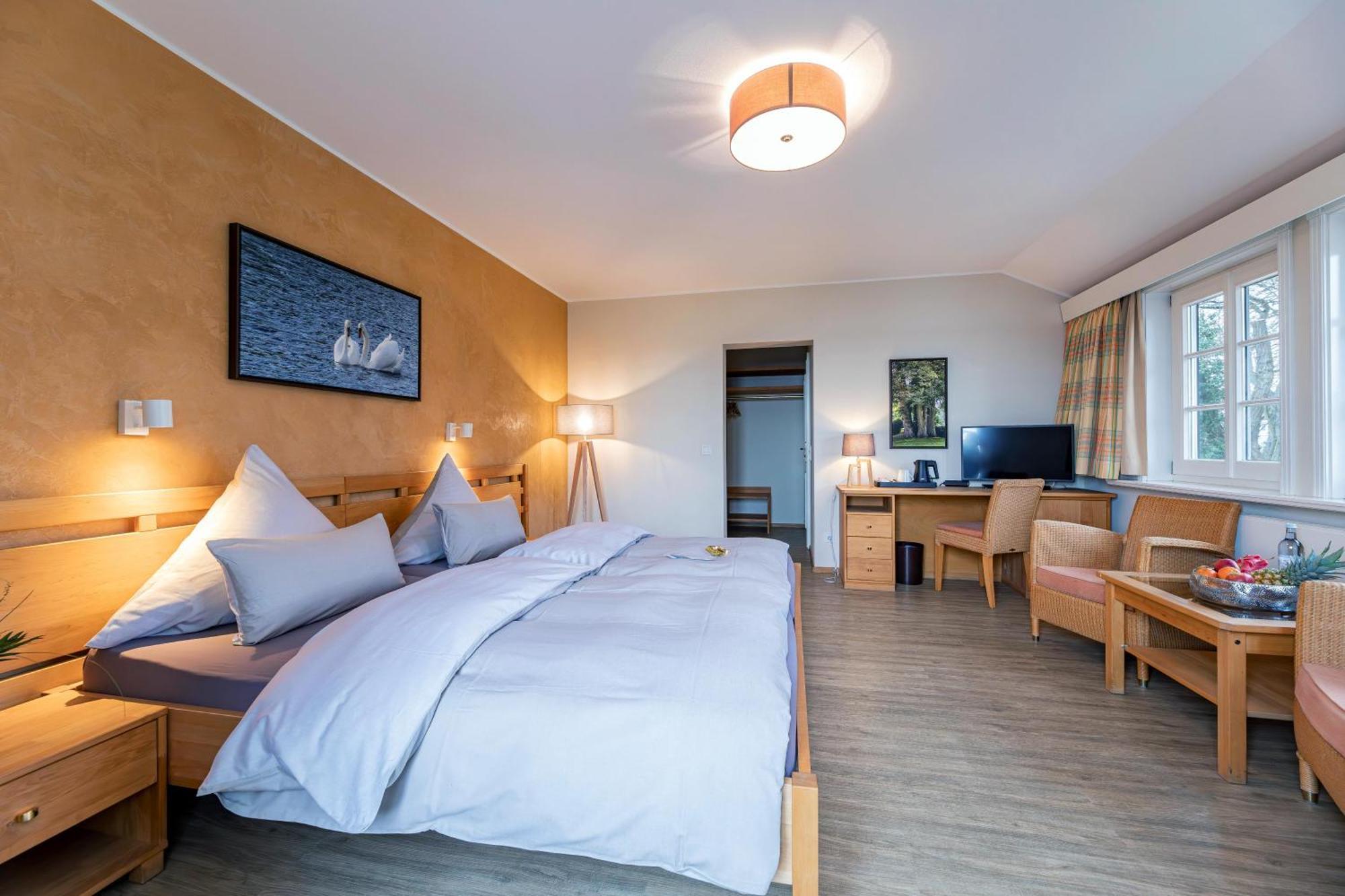 Seehotel Zarrentin Zarrentin am Schaalsee Bagian luar foto
